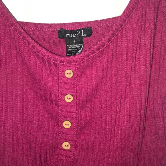maroon buttoned rue 21 tank top - Picture 2 of 3